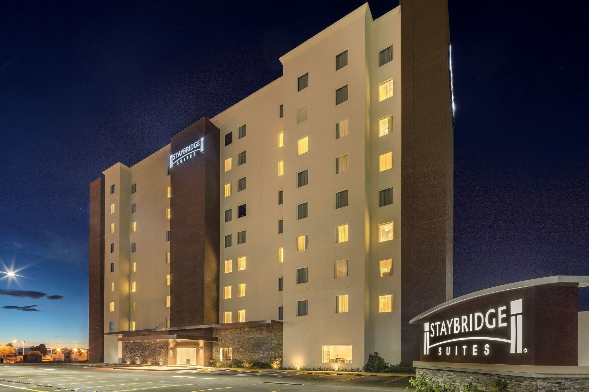 Staybridge Suites - Irapuato By Ihg Exterior foto